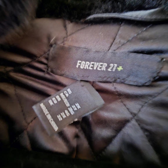 Fuzzy Cropped Jacket - Picture 4 of 4